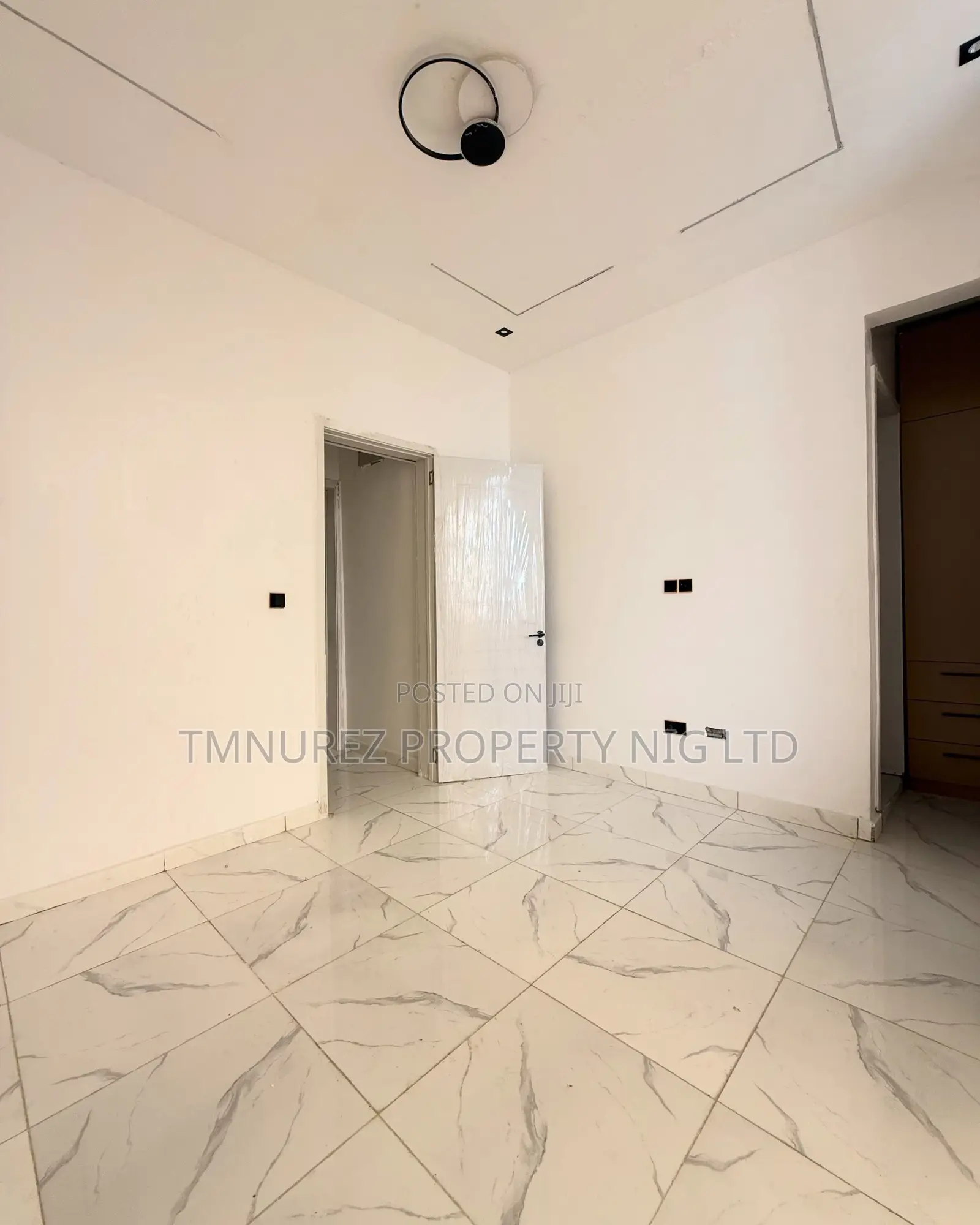 4bdrm Duplex in Ikota for rent in Ikota