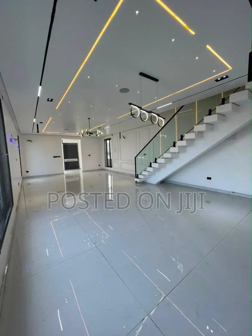 5bdrm Duplex in Ajah for sale in VGC / Ajah