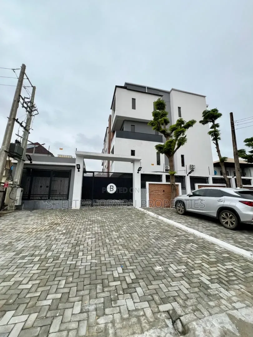 3bdrm Maisonette in Lekki Phase 1 for sale in Lekki Phase 1