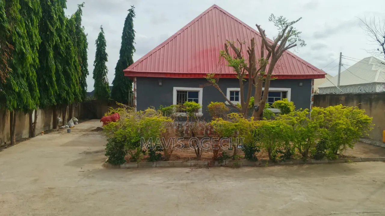 3bdrm Bungalow in Rugar Madaki, Karu for rent in Karu