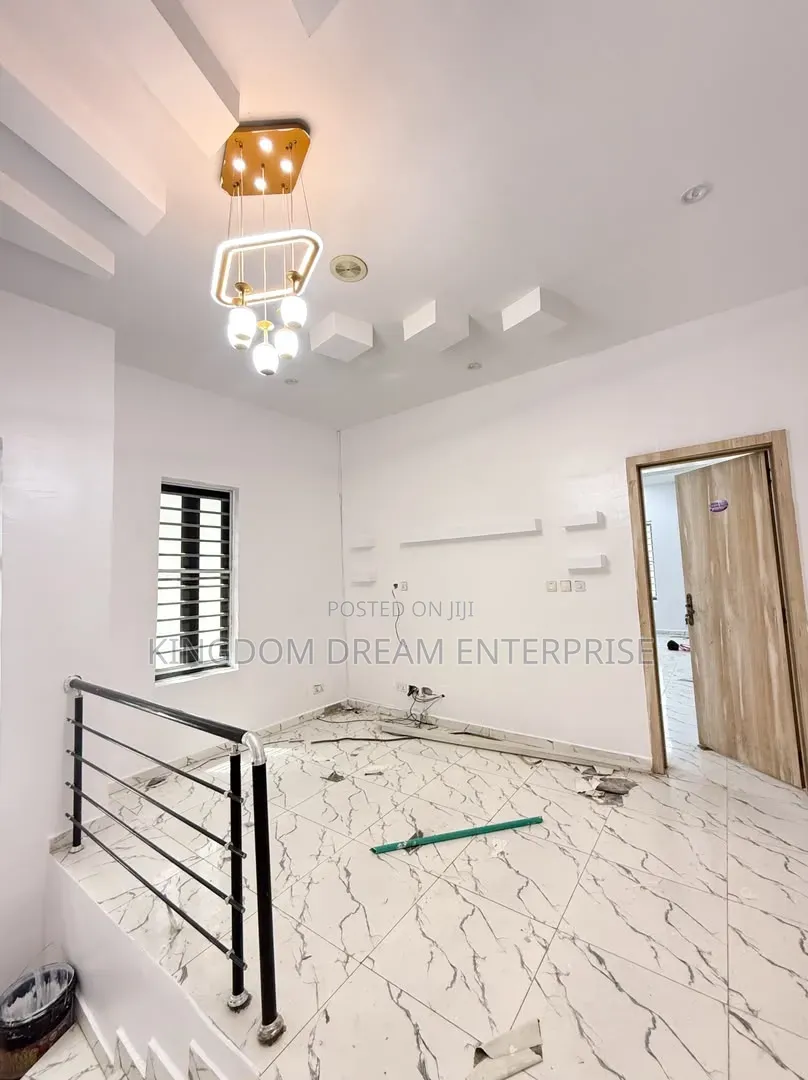 5bdrm Duplex in Chevron Drive Lekki for rent in Chevron