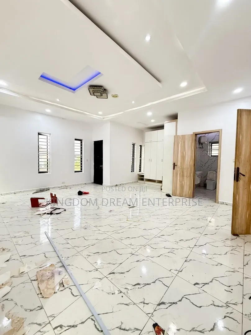 5bdrm Duplex in Chevron Drive Lekki for rent in Chevron