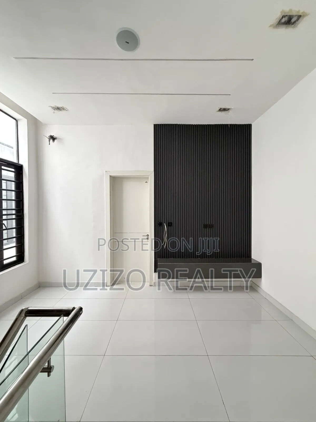 5bdrm Duplex in Chevron for sale in Chevron