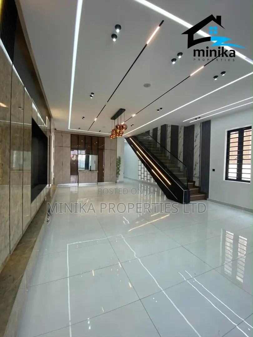 5bdrm Duplex in Ikota for sale in Ikota