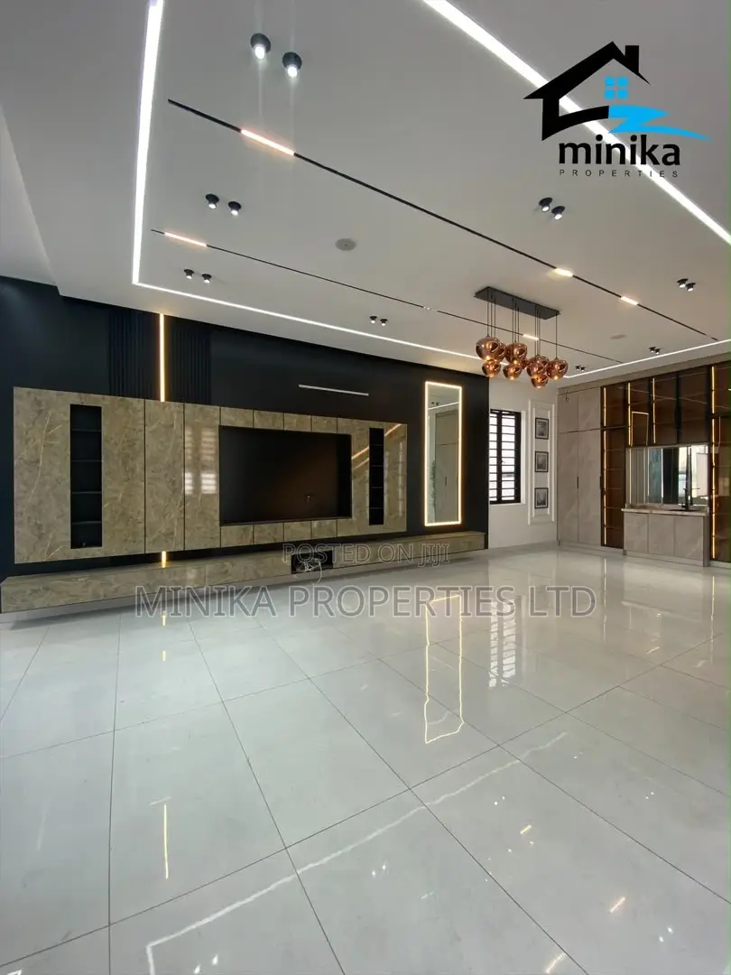 5bdrm Duplex in Ikota for sale in Ikota