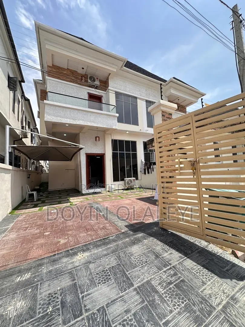 Furnished 4bdrm Duplex in Chevron for rent in Chevron