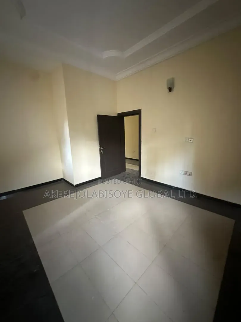 4bdrm Duplex in In An Estate After for rent in Life Camp