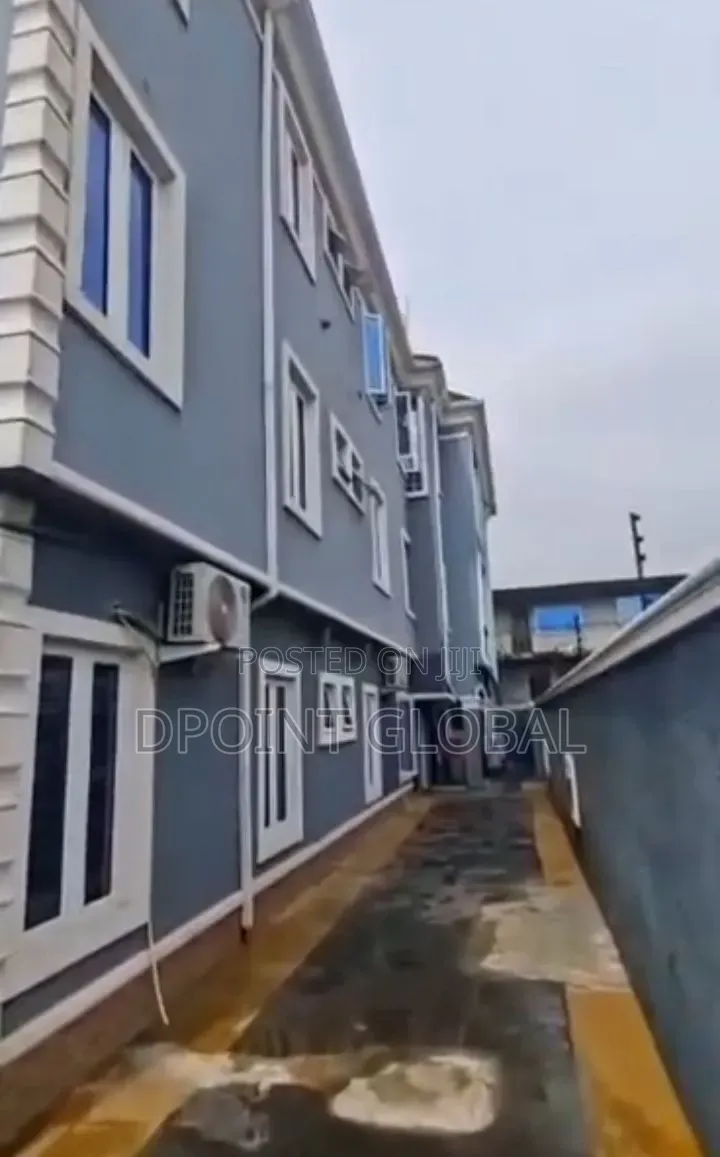 12bdrm Block of Flats in In Estate, Oregun for sale in Oregun
