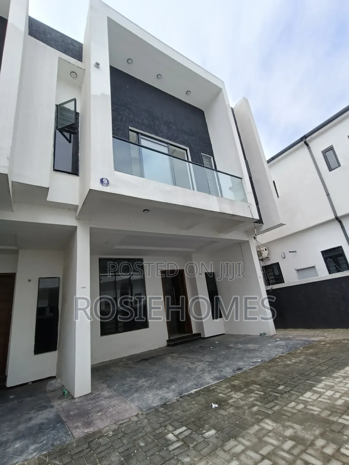 4bdrm Duplex in Ikota Gra for rent in Ikota