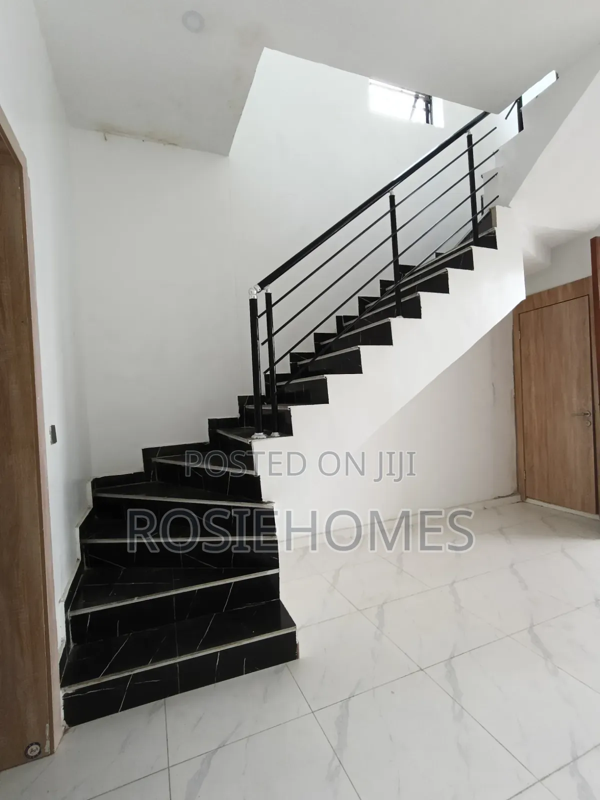 4bdrm Duplex in Ikota Gra for rent in Ikota