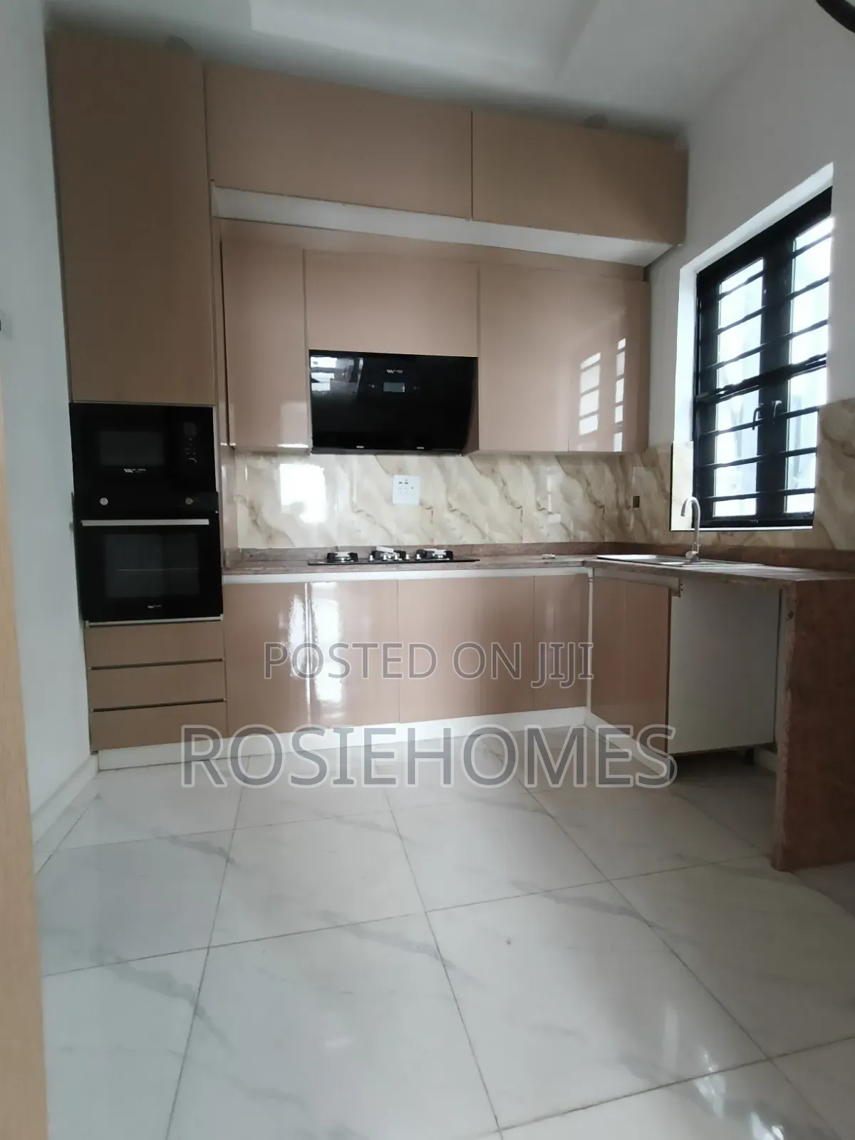 4bdrm Duplex in Ikota Gra for rent in Ikota