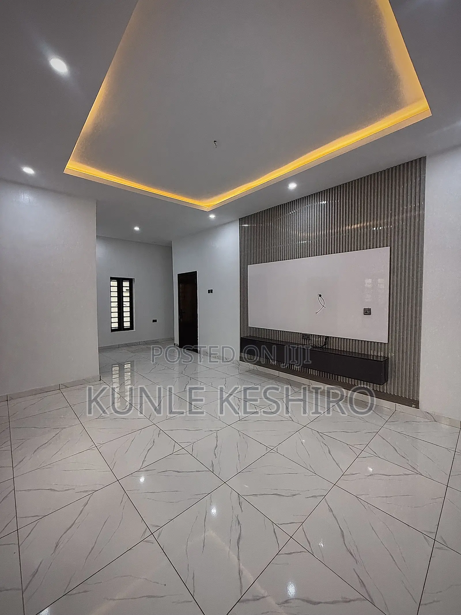 8bdrm Mansion in P&T Estate, Abesan for sale in Abesan
