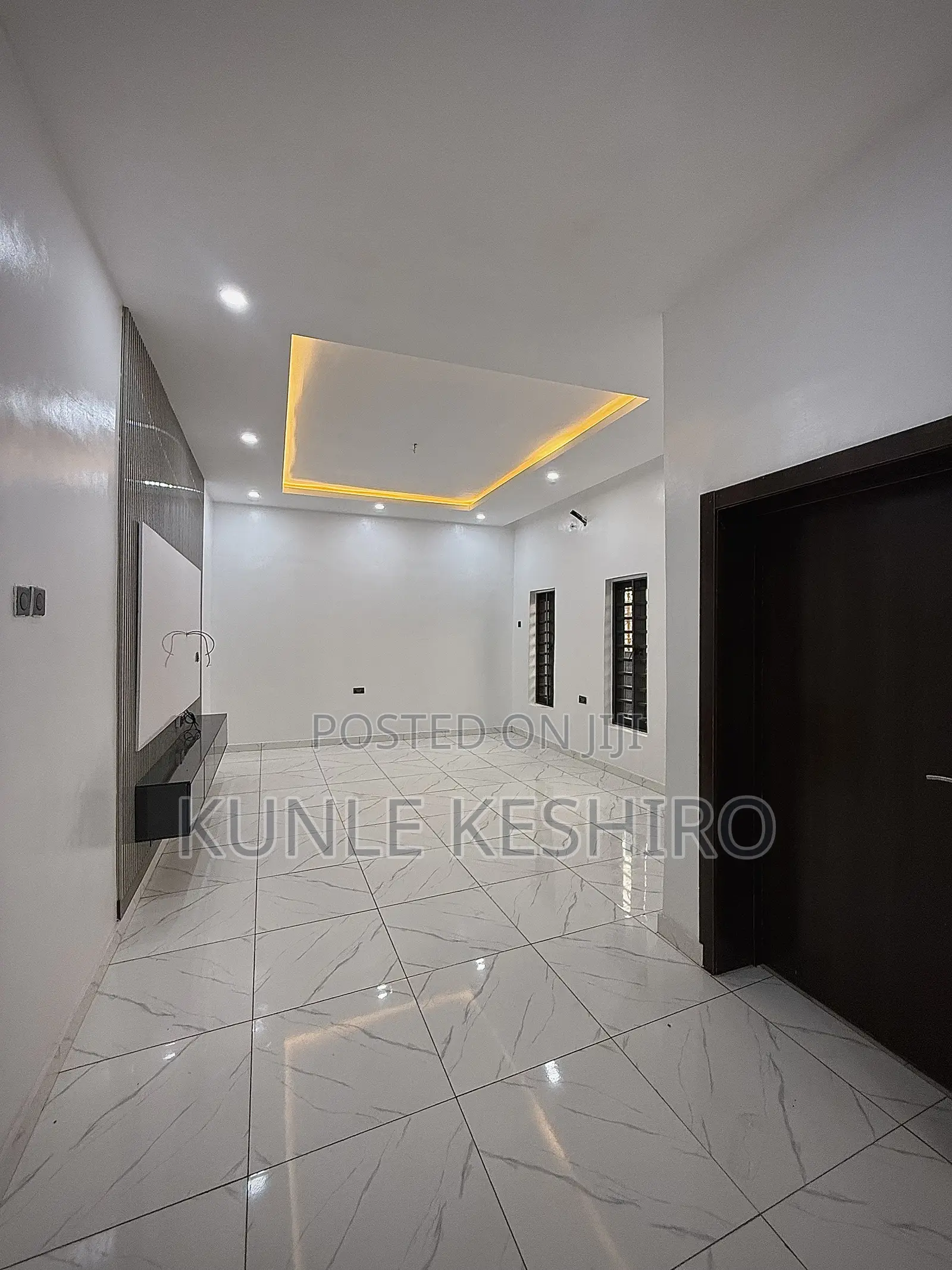 8bdrm Mansion in P&T Estate, Abesan for sale in Abesan