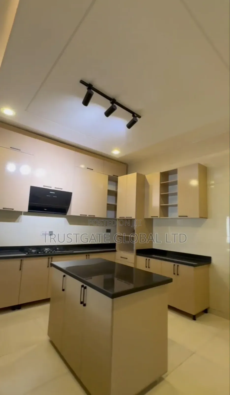 3bdrm Bungalow in Apo District for sale in Apo District