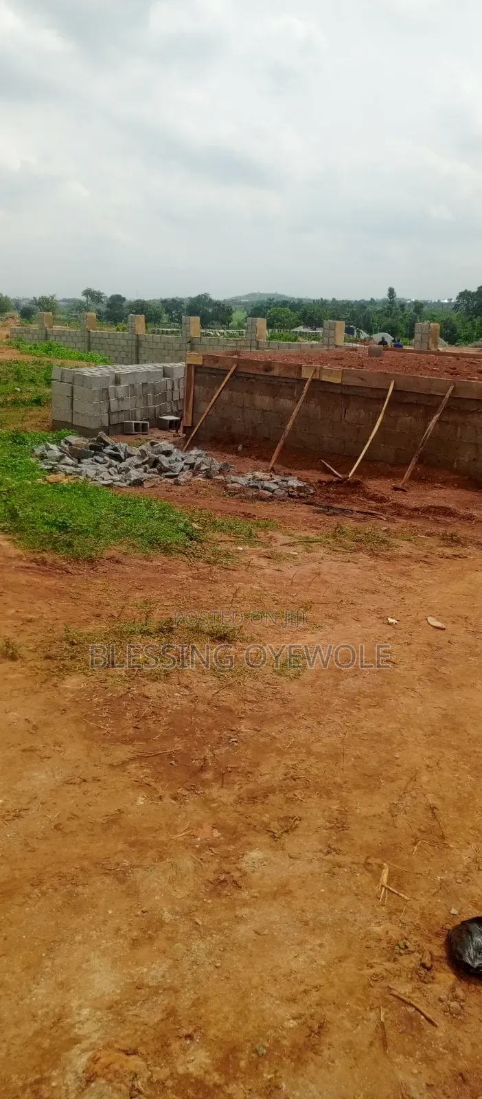 Estate Plot in Kabusa in Ketti