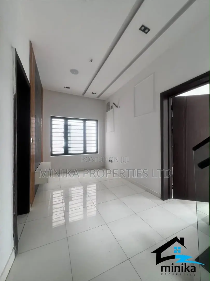 5bdrm Duplex in Orchid Estate, Ikota for sale in Ikota