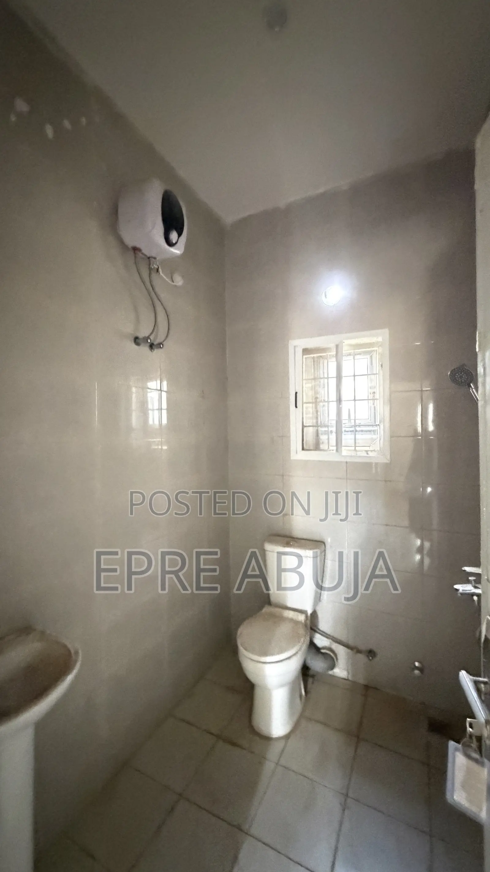 3bdrm Apartment in Kaura for rent in Kaura