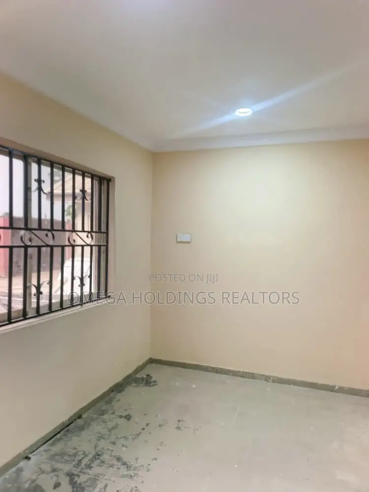 3bdrm Apartment in Akala Akobo for rent in Akobo