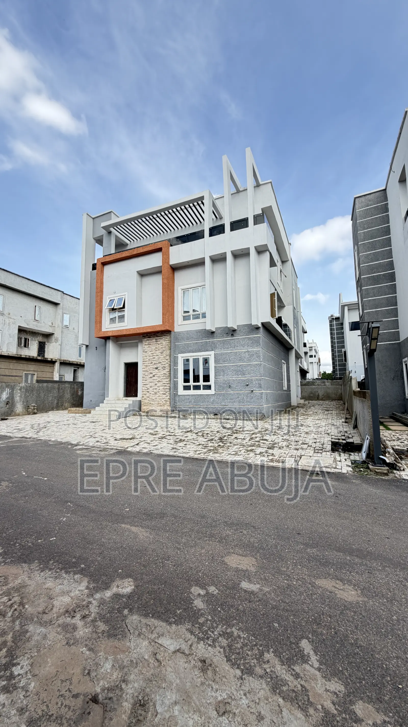 5bdrm Duplex in Kaura for rent in Kaura