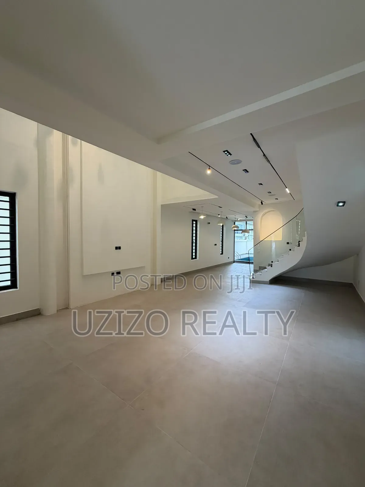 5bdrm Duplex in Lekki Phase 1 for sale in Lekki Phase 1