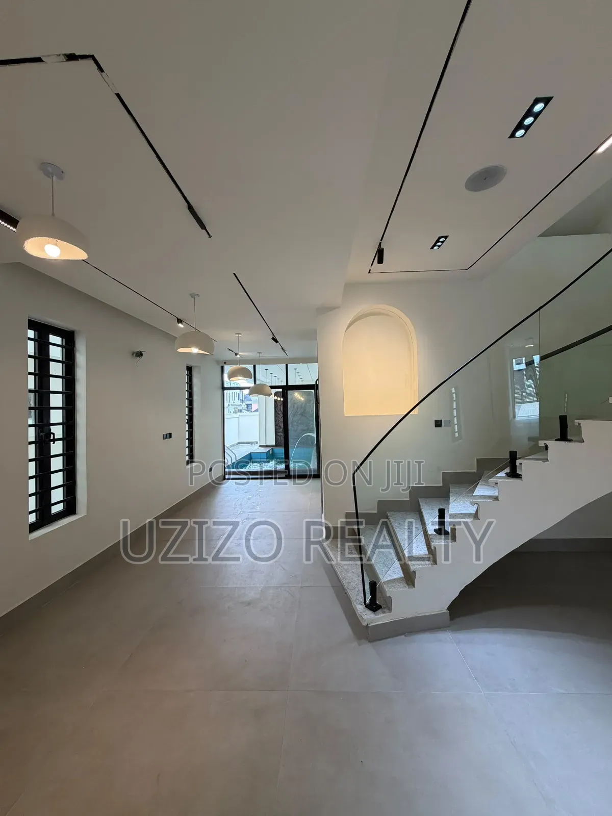 5bdrm Duplex in Lekki Phase 1 for sale in Lekki Phase 1