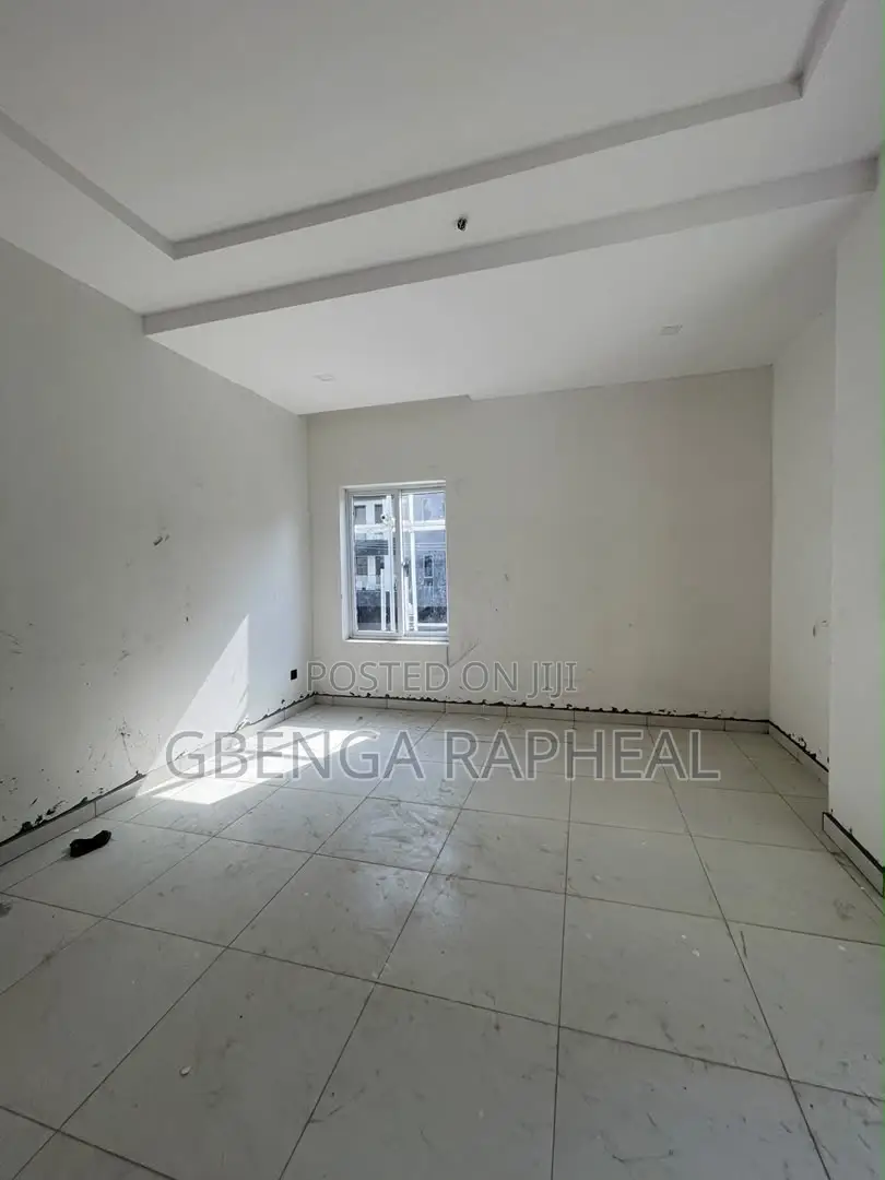 3bdrm Apartment in Ikate, Lekki for sale in Lekki