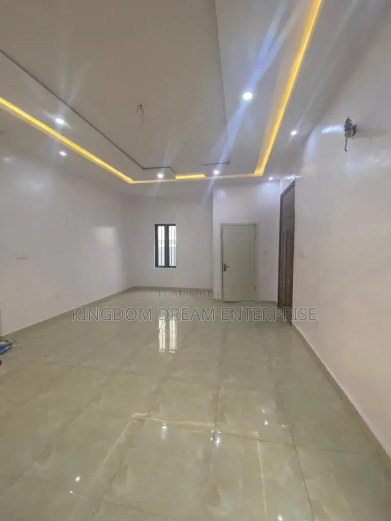 4bdrm House in Silver Spring Agungi for sale in Agungi