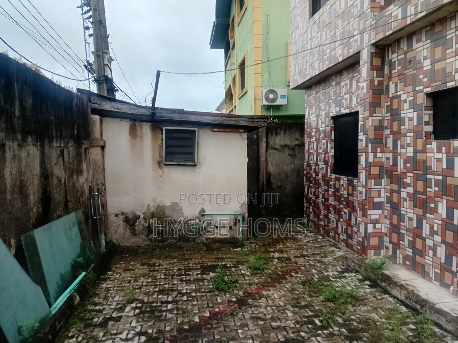 12bdrm Block of Flats in Ogba Gra for sale in Ogba GRA