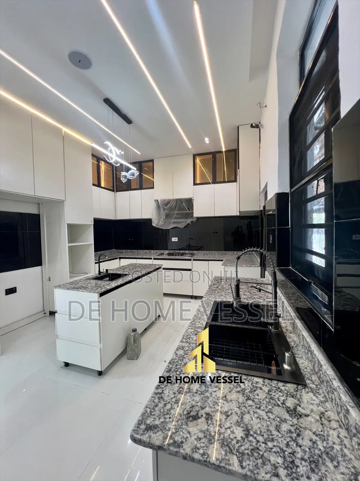 4bdrm Duplex in Sangotedo for sale in Sangotedo