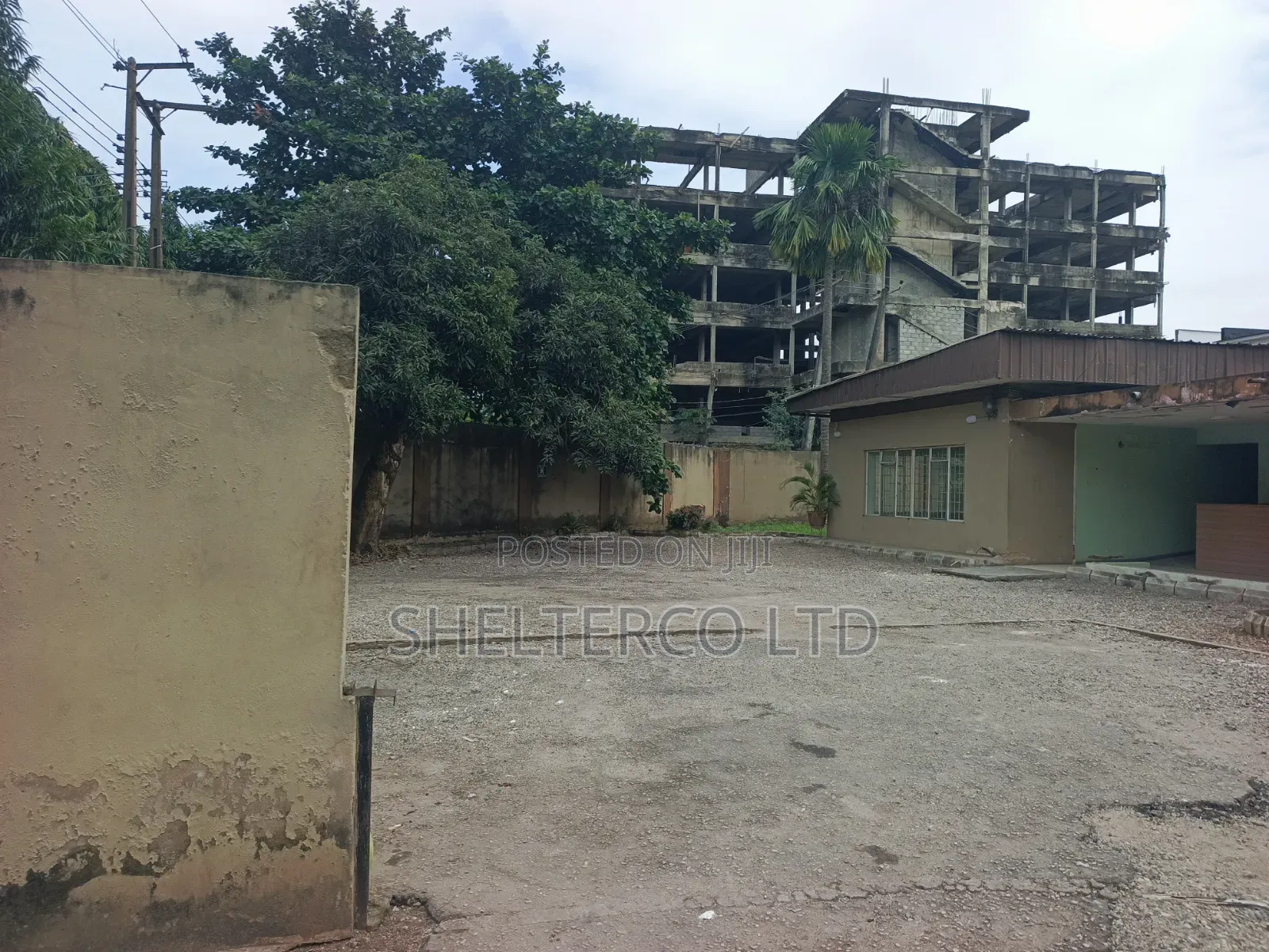 8bdrm Bungalow in Road, Adeniyi Jones for rent in Adeniyi Jones