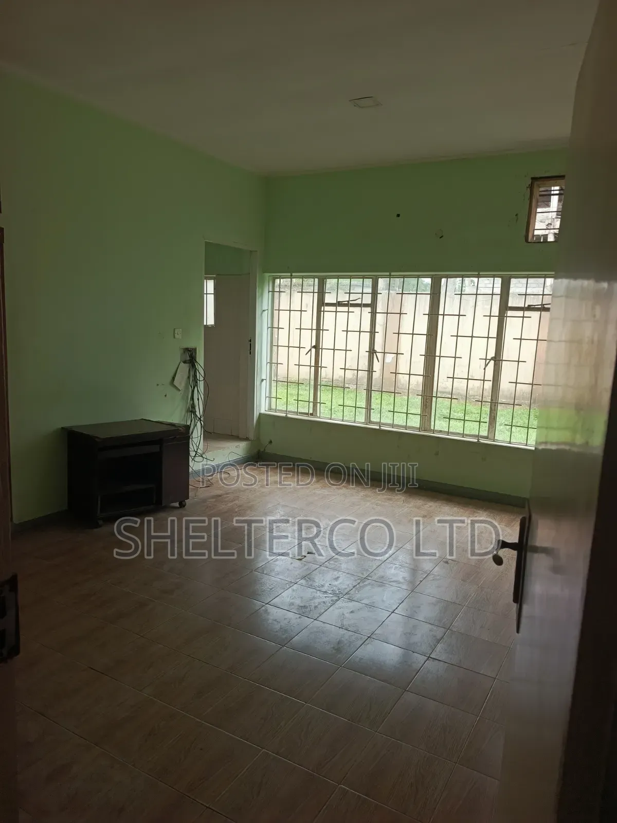 8bdrm Bungalow in Road, Adeniyi Jones for rent in Adeniyi Jones