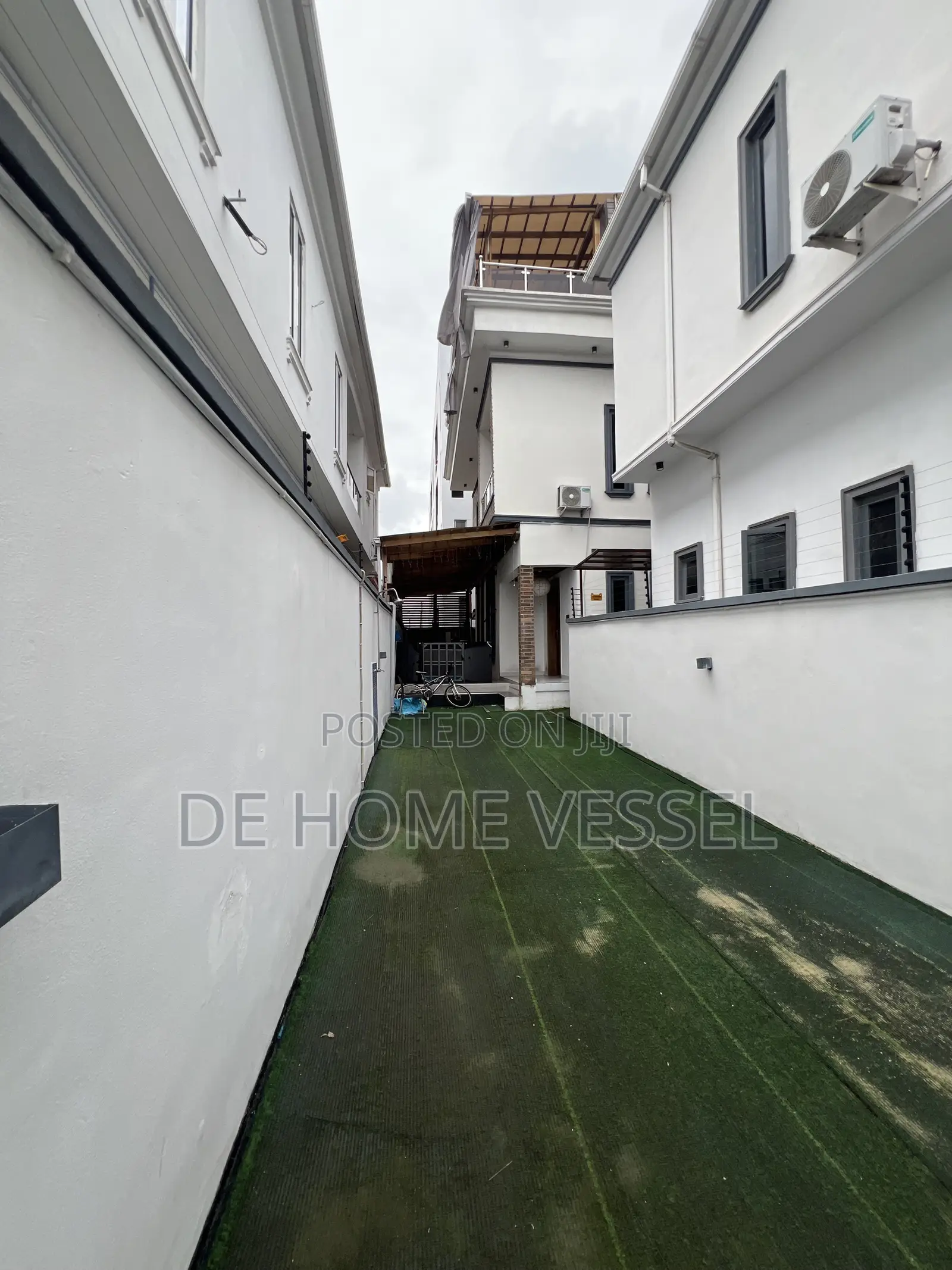Furnished 5bdrm Duplex in Agungi for sale in Agungi