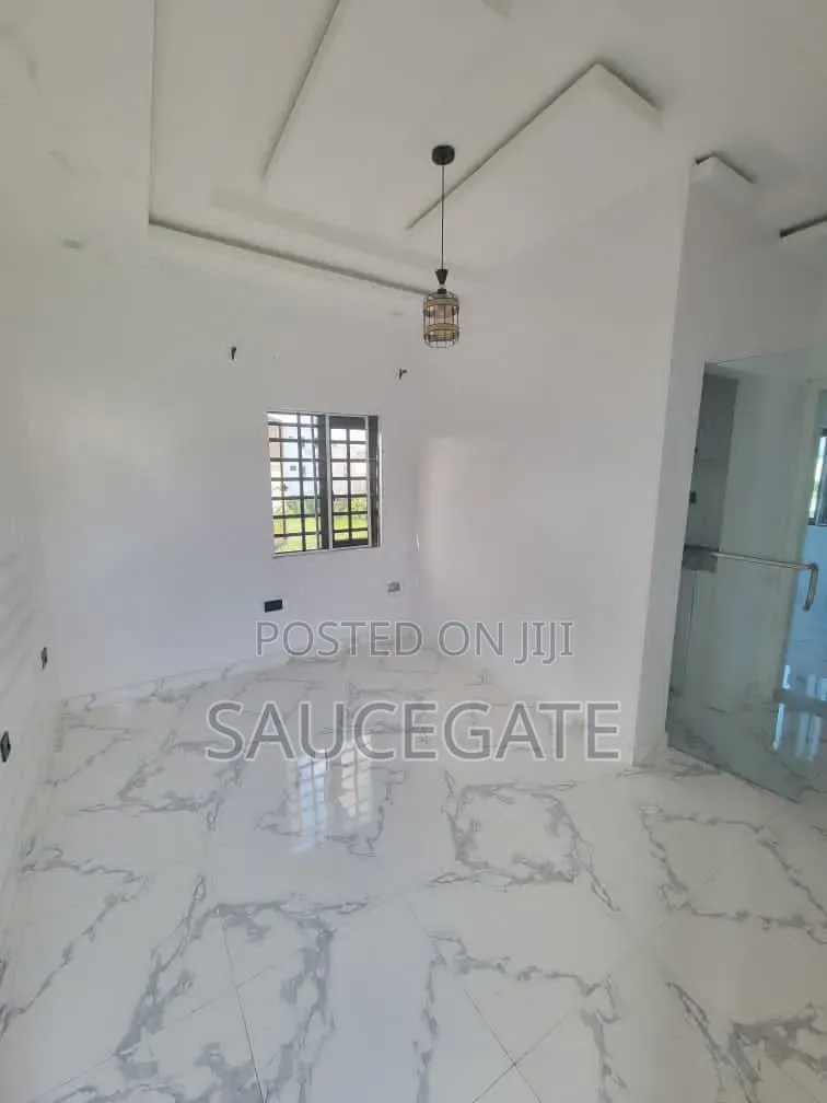 Mini Flat in Happy Land Estate for rent in Graceland Estate