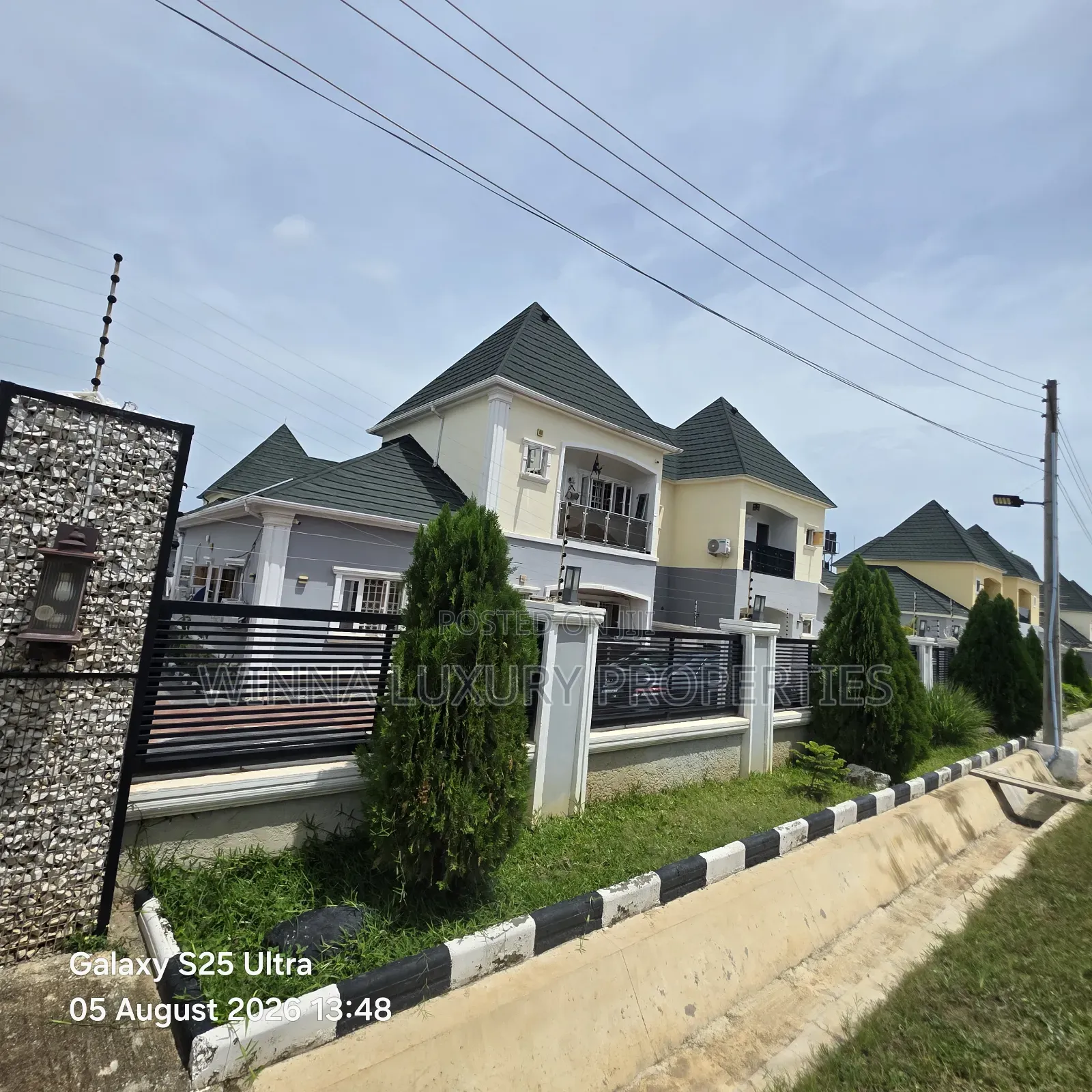 4bdrm Penthouse in Leisure Court, Lugbe District for sale in Lugbe District
