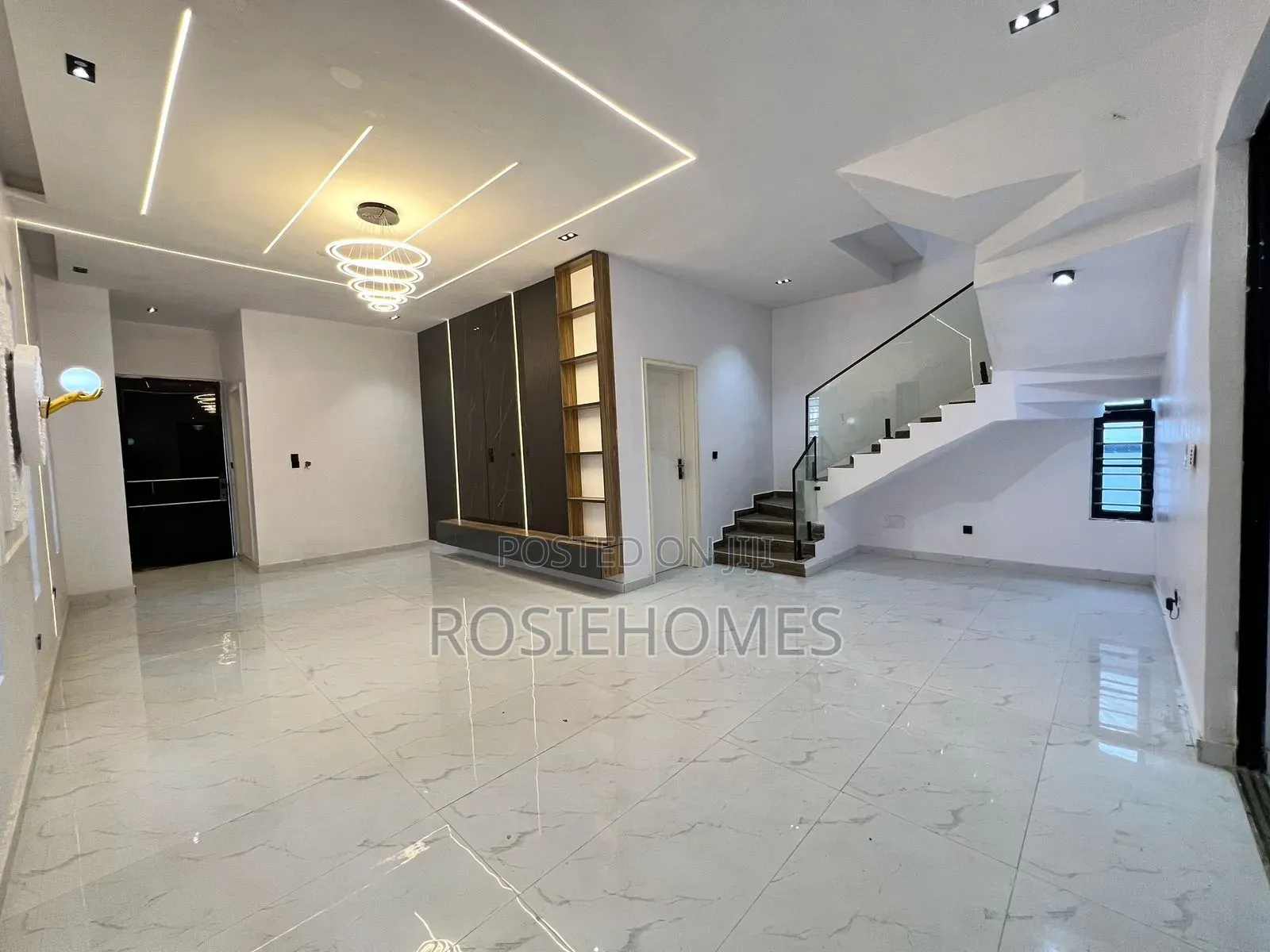 5bdrm Duplex in Ikota Gra for sale in Ikota