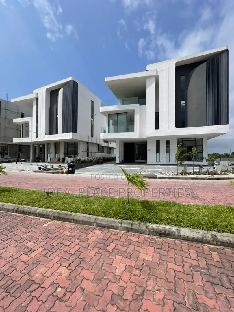 6bdrm Duplex in Osapa london for sale in Osapa london