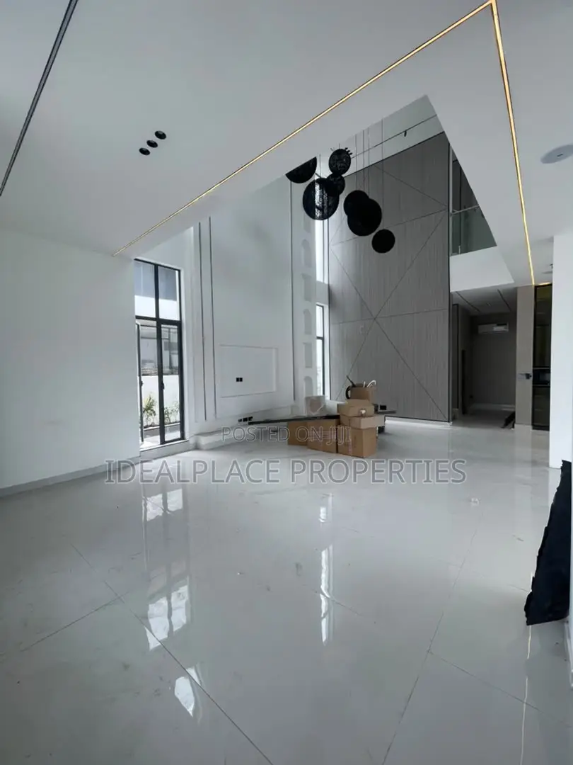 6bdrm Duplex in Osapa london for sale in Osapa london