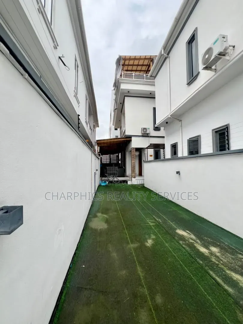 Furnished 4bdrm Duplex in Agungi for sale in Agungi