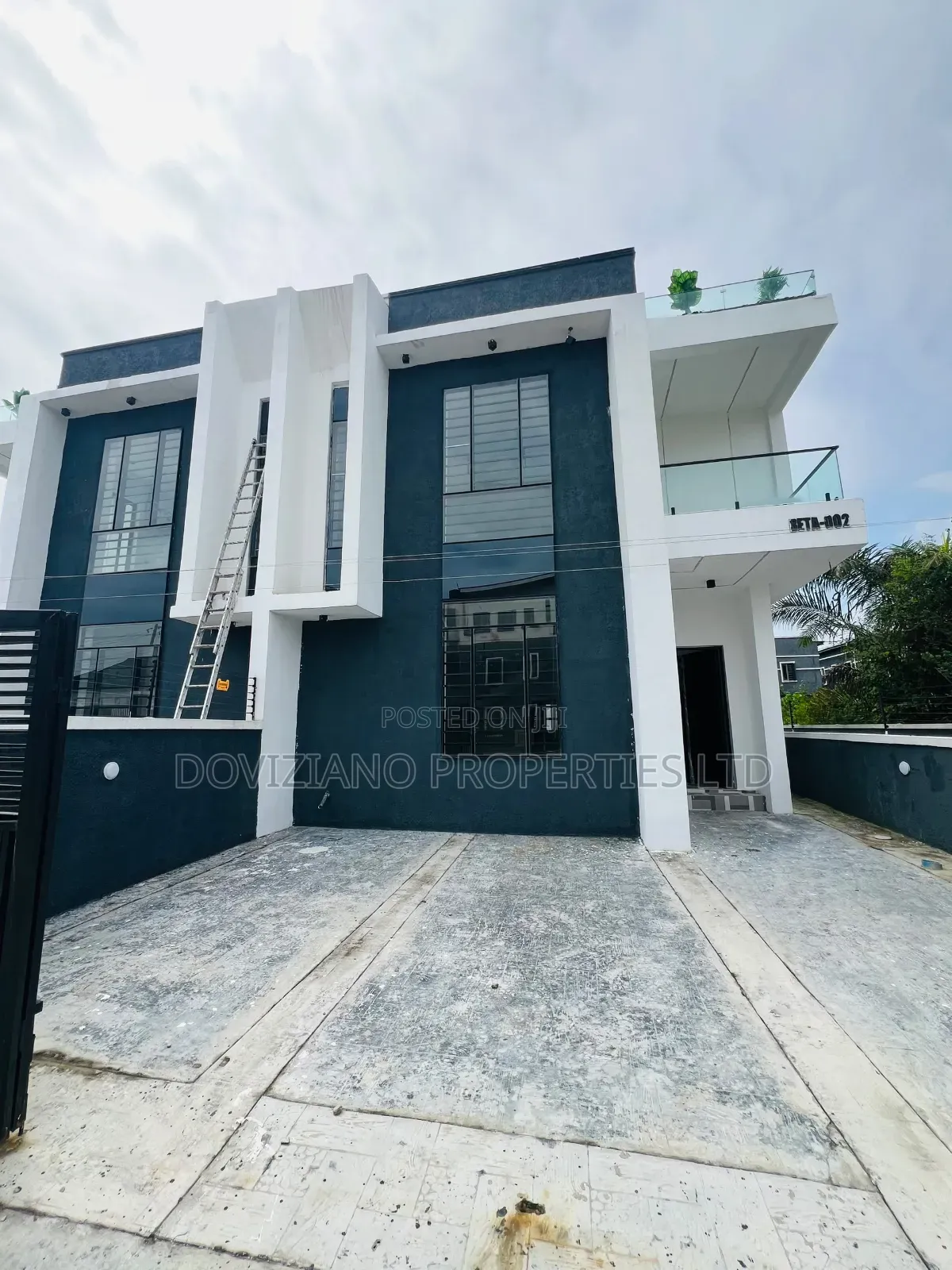 4bdrm Duplex in Abraham Adesanya Estate for sale in Abraham Adesanya Estate