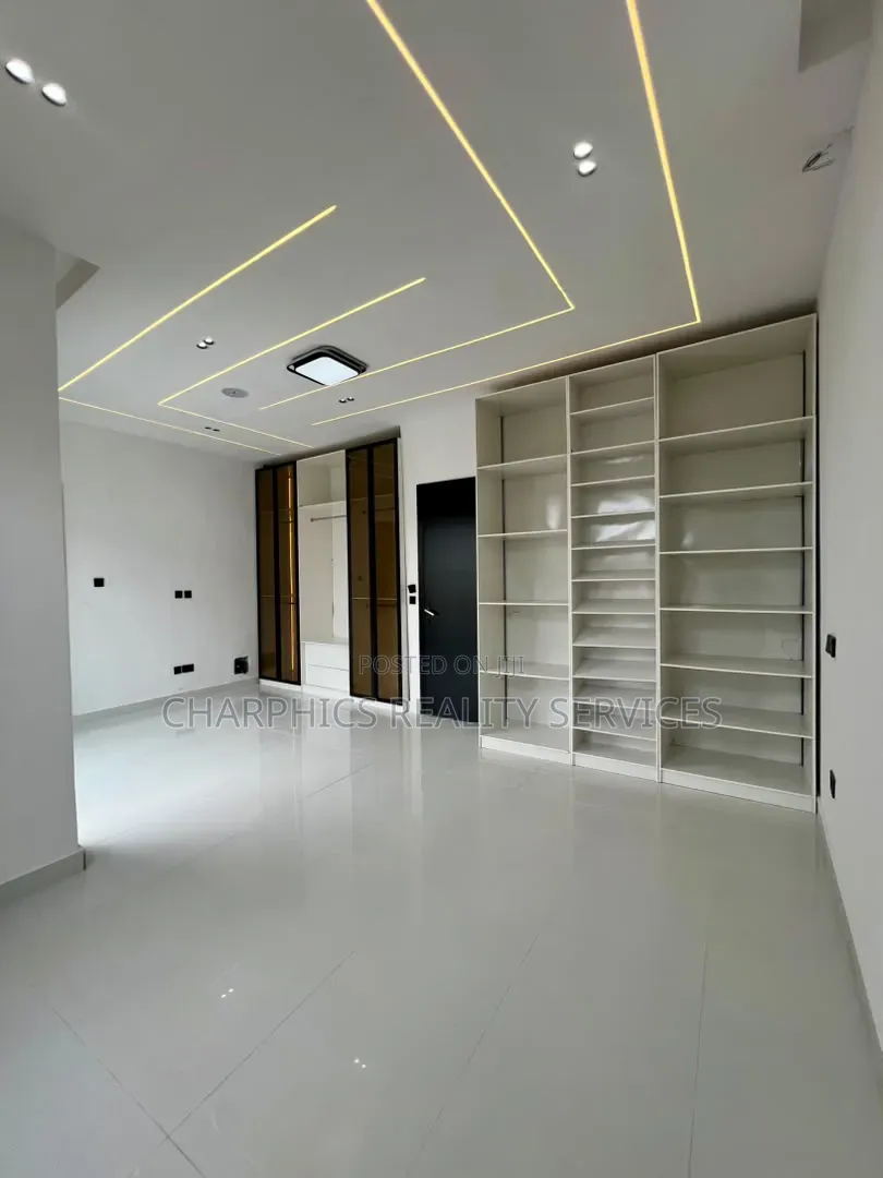 4bdrm Duplex in Sangotedo for sale in Sangotedo