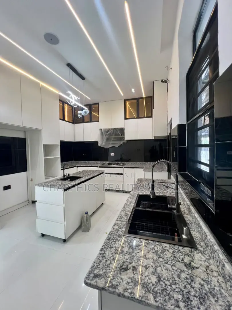 4bdrm Duplex in Sangotedo for sale in Sangotedo