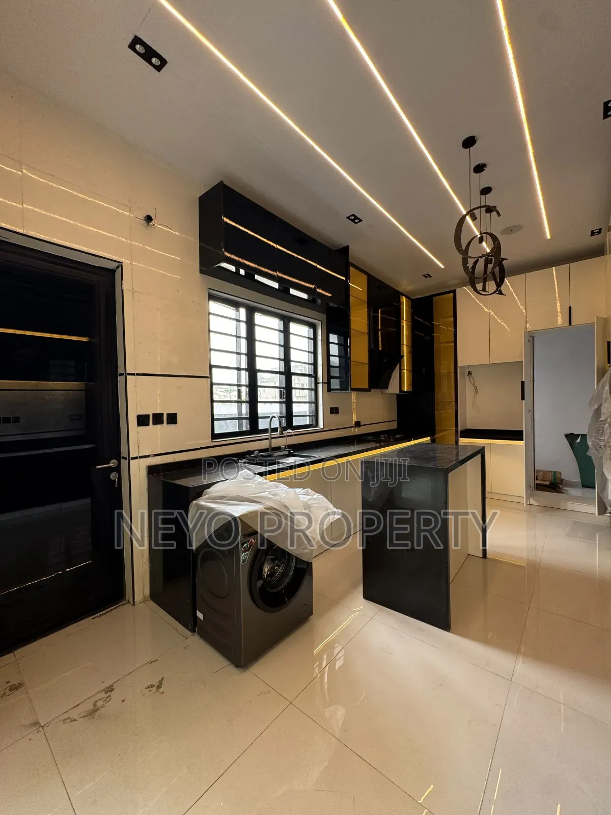 5bdrm Duplex in Ologolo Lekki for sale in Ologolo