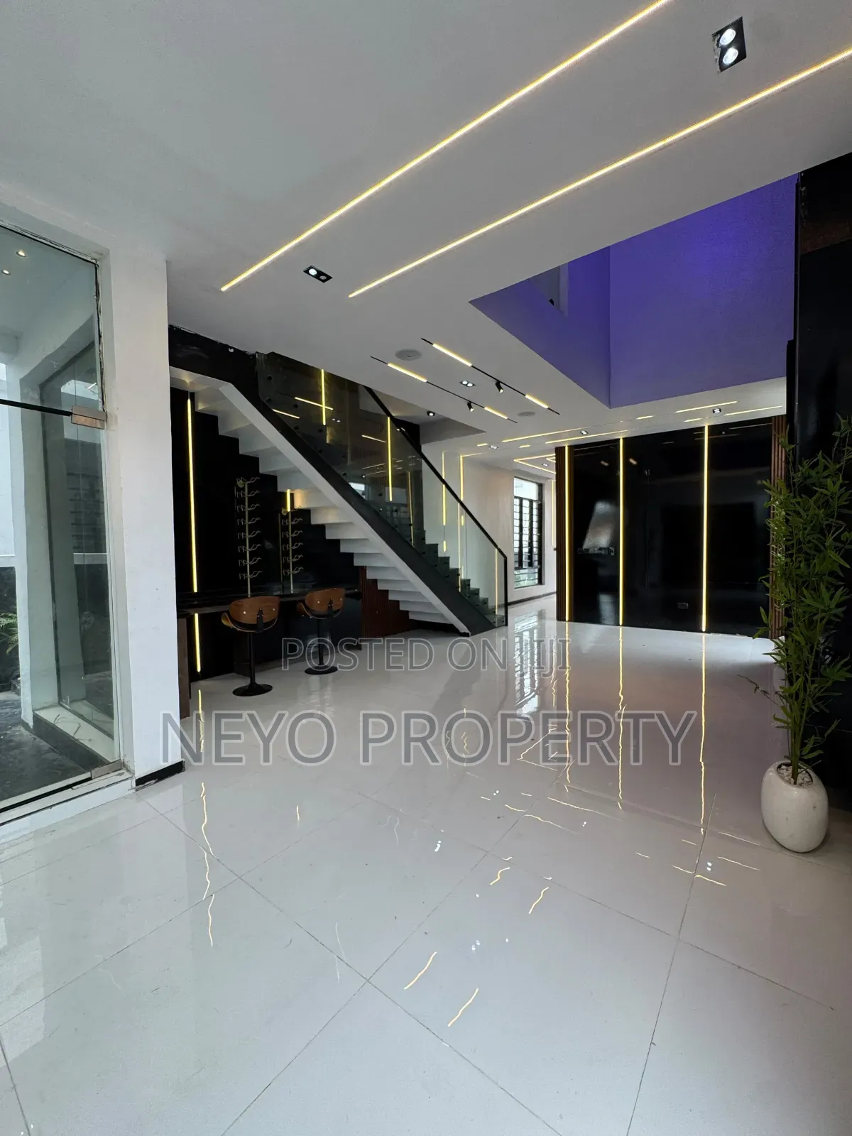 5bdrm Duplex in Ologolo Lekki for sale in Ologolo
