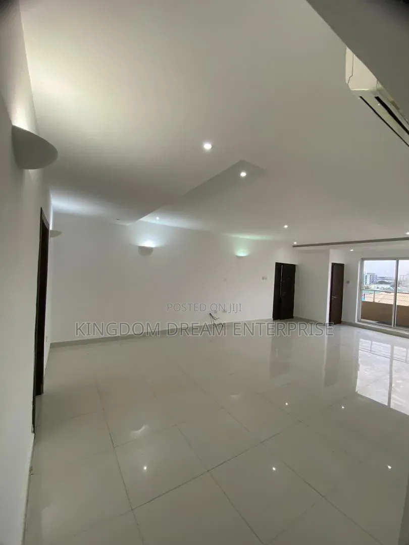 3bdrm Penthouse in Lekki Phase 1 Lagos for rent in Lekki Phase 1