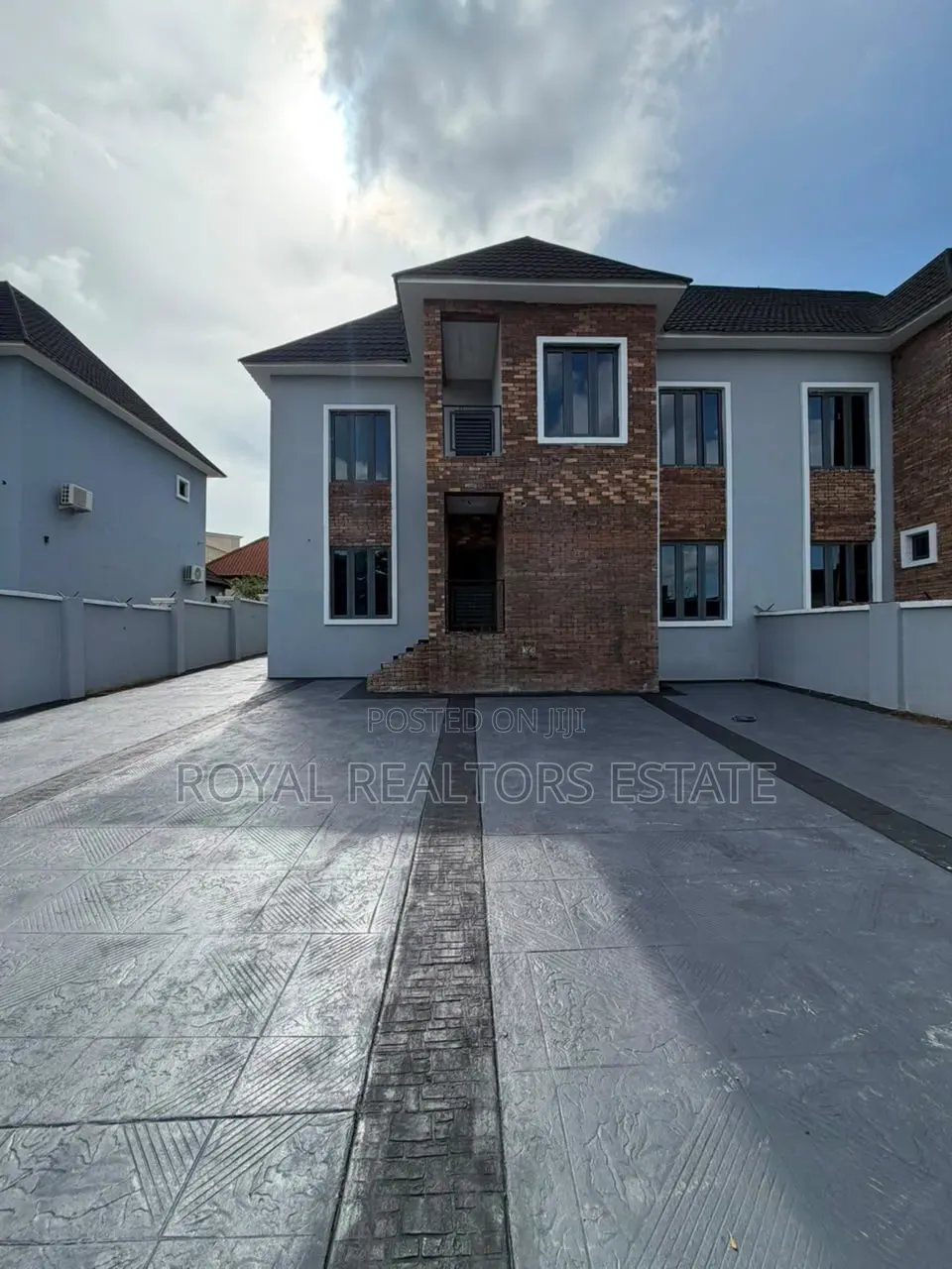 4bdrm Duplex in Very Close To, Lokogoma for sale in Lokogoma
