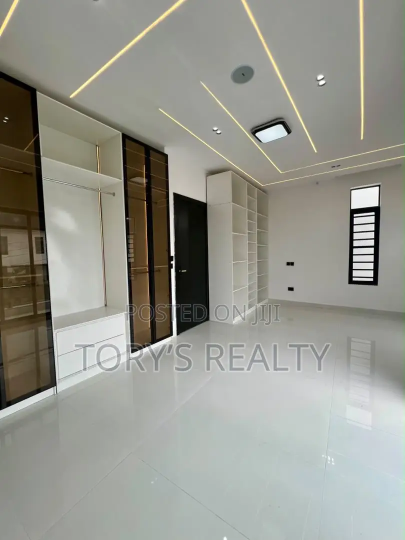 4bdrm Duplex in Sangotedo for sale in Sangotedo