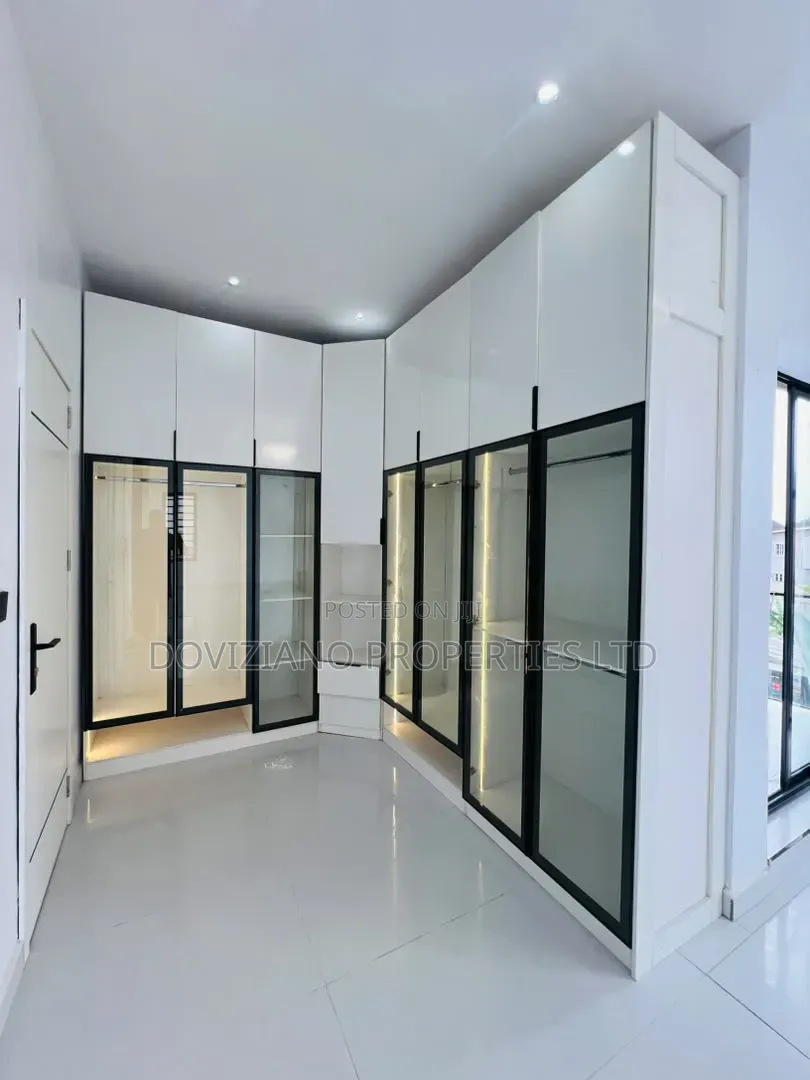4bdrm Duplex in Abraham Adesanya Estate for sale in Abraham Adesanya Estate