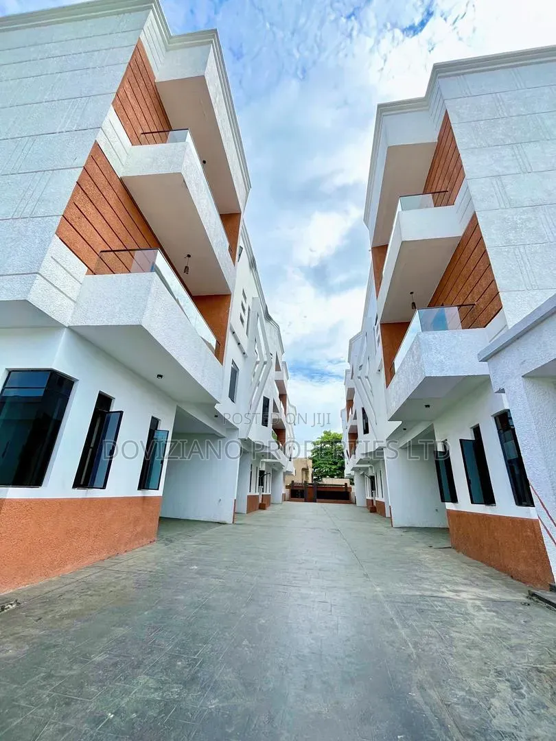 4bdrm Duplex in Osapa london for sale in Osapa london