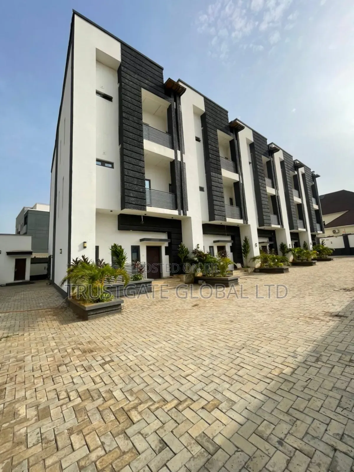 4bdrm Townhouse/Terrace in Life Camp for sale in Life Camp
