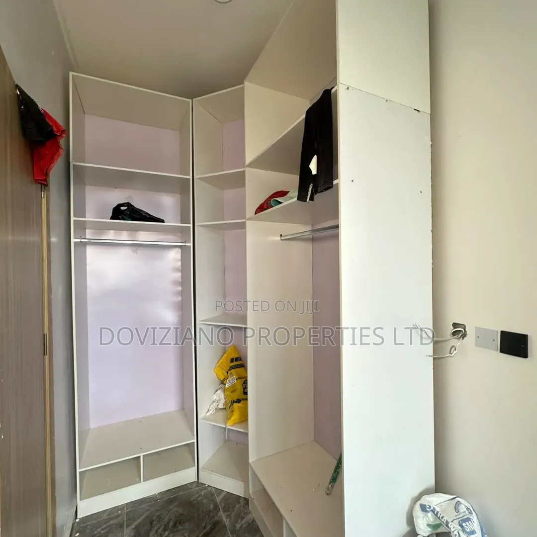 5bdrm Duplex in Sangotedo for sale in Sangotedo